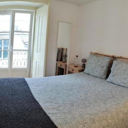Central Bedroom In Shared House In Chiado - Historic Center Of リスボン エクステリア 写真