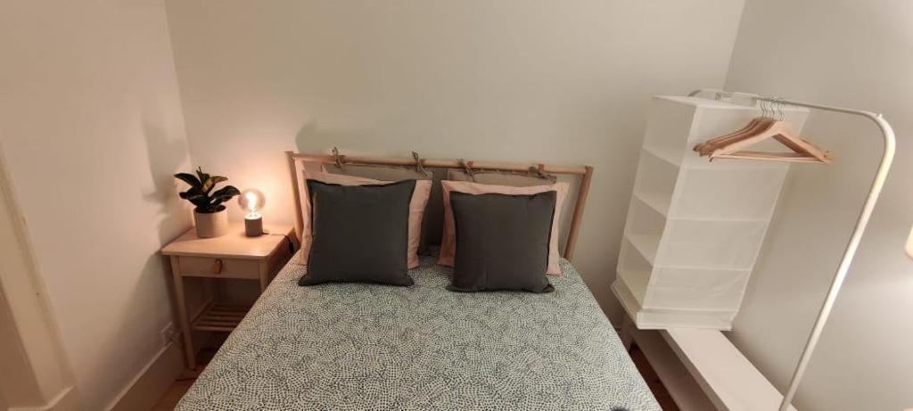 Central Bedroom In Shared House In Chiado - Historic Center Of リスボン エクステリア 写真